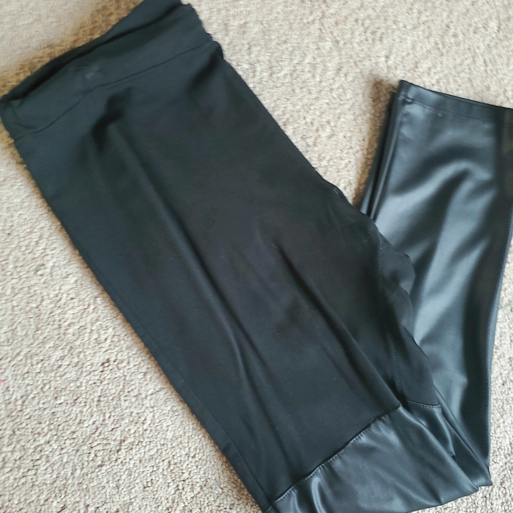 Cotton upper & faux leather bottom leggings